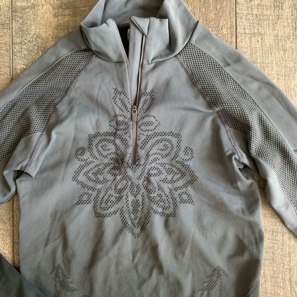 Athleta 1/4 Zip Ombré Pullover - Picture 4 of 8